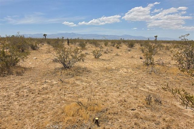 8 Buckeye Avenue, Adelanto, CA 92301