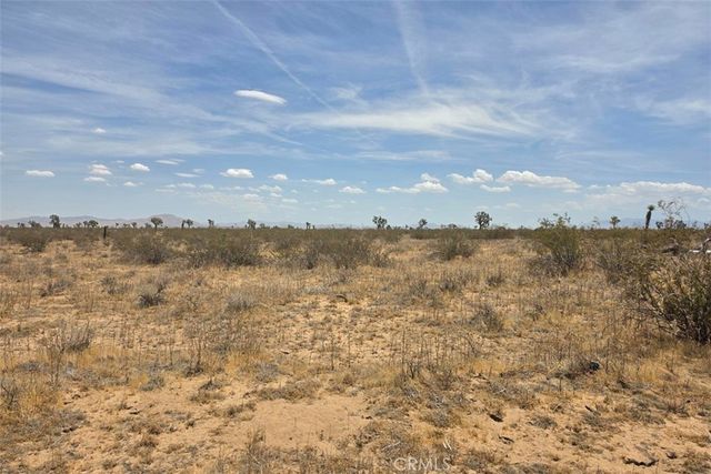 8 Buckeye Avenue, Adelanto, CA 92301