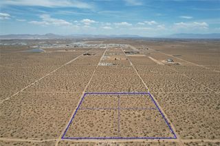 8 Buckeye Avenue, Adelanto, CA 92301