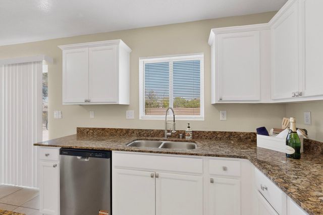 10328 Flagstaff Drive NW, Albuquerque, NM 87114