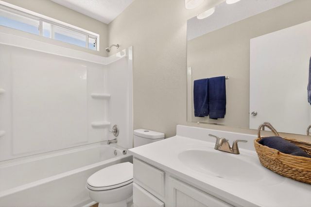 10328 Flagstaff Drive NW, Albuquerque, NM 87114