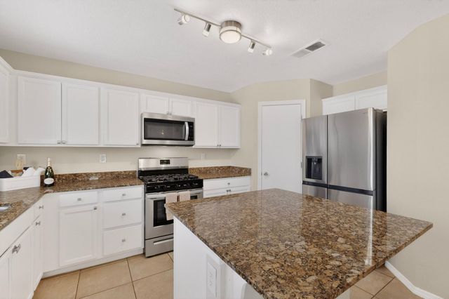 10328 Flagstaff Drive NW, Albuquerque, NM 87114
