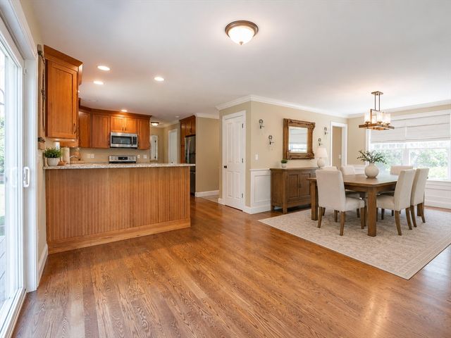7 N Salem Rd, Hampstead, NH 03841