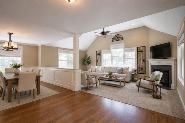 7 N Salem Rd, Hampstead, NH 03841