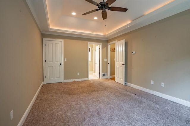 7 N Salem Rd, Hampstead, NH 03841