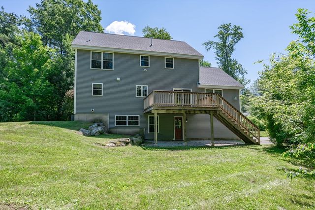 7 N Salem Rd, Hampstead, NH 03841
