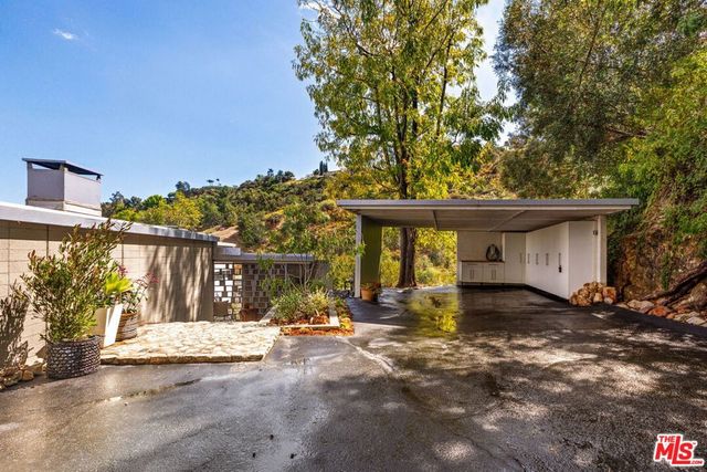 1290 Rancheros Road, Pasadena, CA 91103