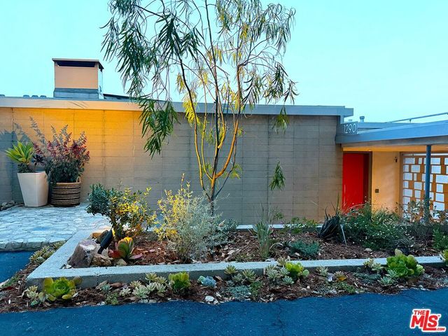 1290 Rancheros Road, Pasadena, CA 91103