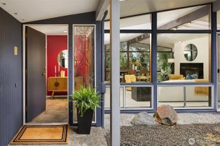 3905 96th Avenue SE, Mercer Island, WA 98040