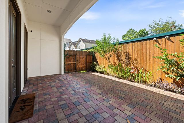 1423 Knox Street, Houston, TX 77007