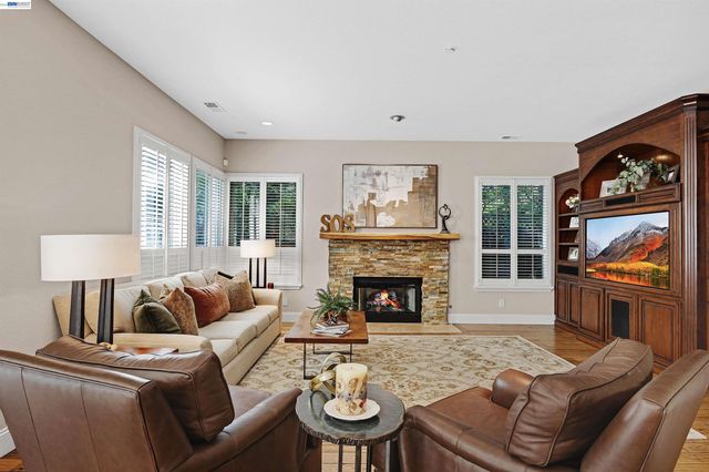 2757 Deer Meadow Dr, Danville, CA 94506