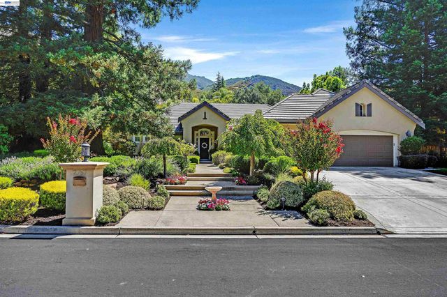 2757 Deer Meadow Dr, Danville, CA 94506