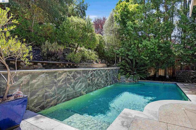 2757 Deer Meadow Dr, Danville, CA 94506
