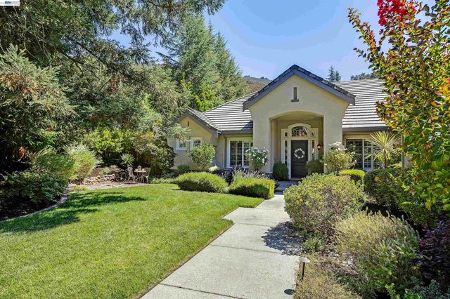 2757 Deer Meadow Dr, Danville, CA 94506