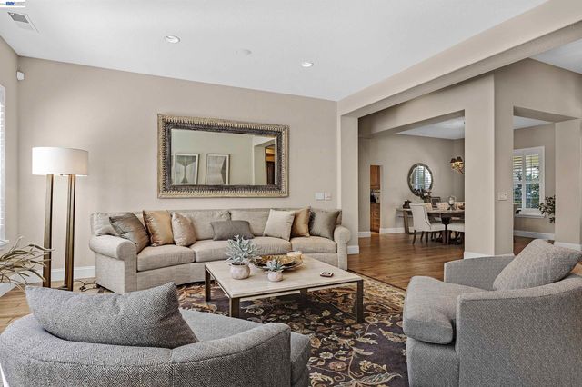 2757 Deer Meadow Dr, Danville, CA 94506