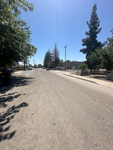 474 Douglas Street, Porterville, CA 93257