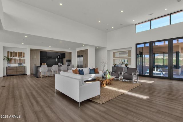 37200 N CAVE CREEK Road 1024, Scottsdale, AZ 85262