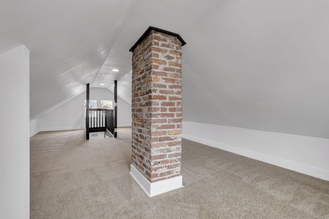 867 E 12th Avenue, Columbus, OH 43211
