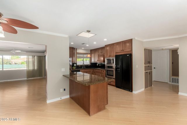 9219 W INDIAN HILLS Drive, Sun City, AZ 85351