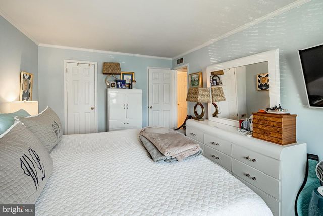 308-B SEDGEFIELD DR, Mount Laurel, NJ 08054