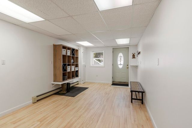30 Davis Road, Portsmouth, NH 03801