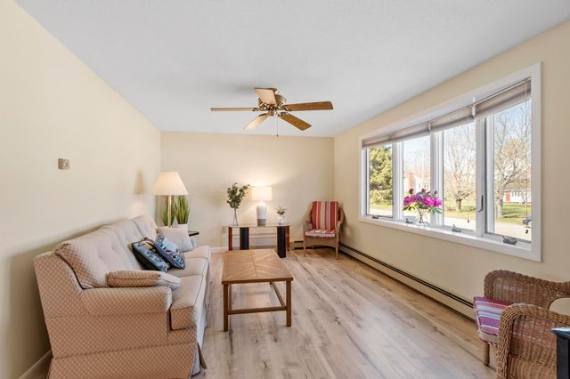 30 Davis Road, Portsmouth, NH 03801