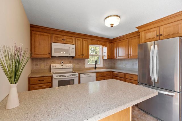 30 Davis Road, Portsmouth, NH 03801