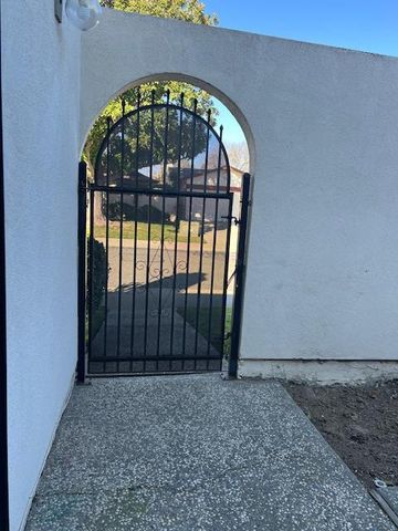 80 Petrilli Cir, Sacramento, CA 95822