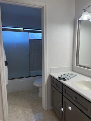 80 Petrilli Cir, Sacramento, CA 95822