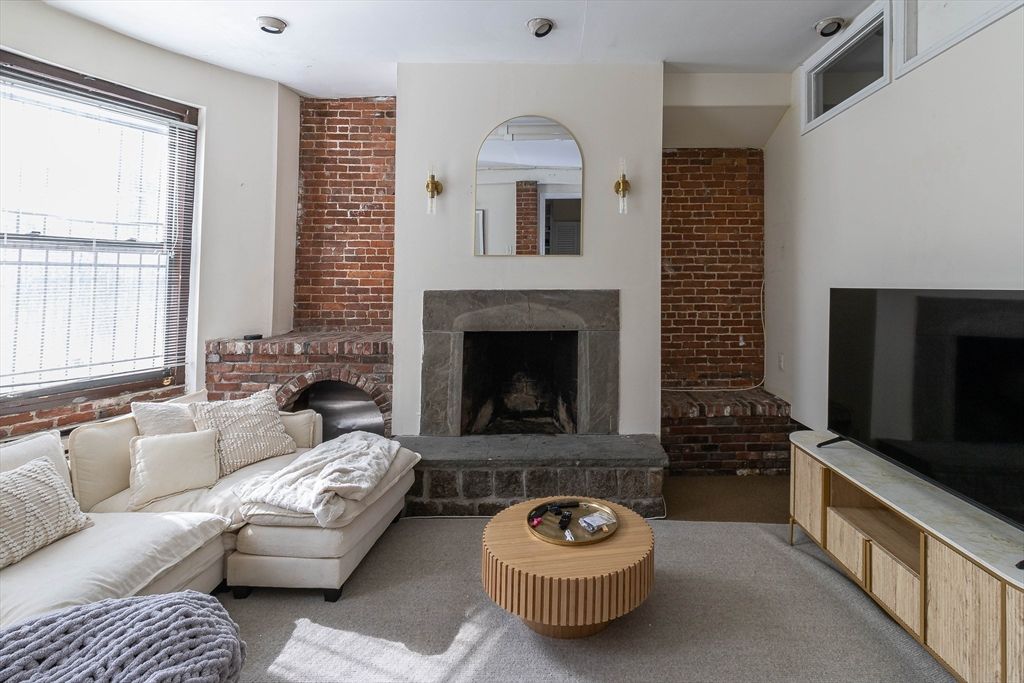 54 Saint Stephens St. 1, Boston, MA 02115