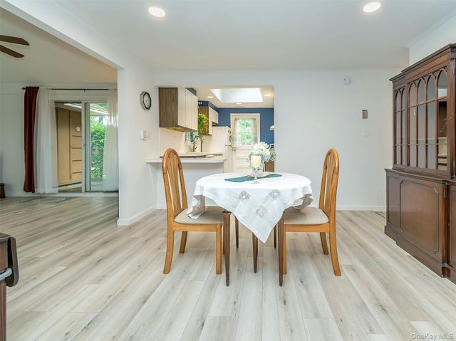 7 Appletree Lane, Glen Cove, NY 11542