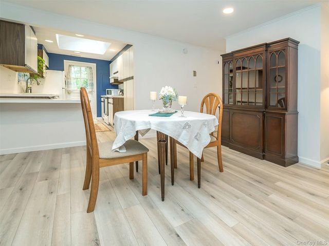 7 Appletree Lane, Glen Cove, NY 11542