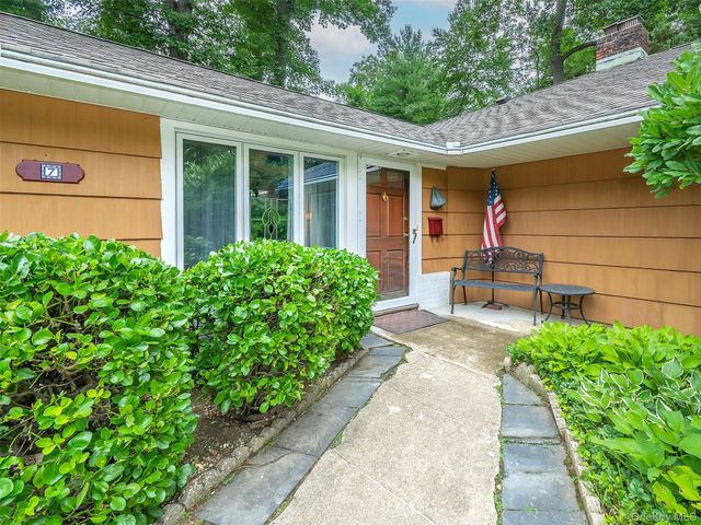 7 Appletree Lane, Glen Cove, NY 11542