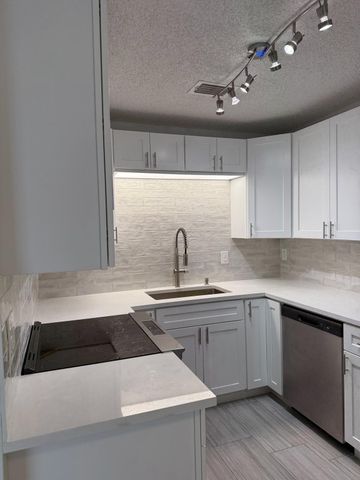 2630 W 28th Street, Riviera Beach, FL 33404