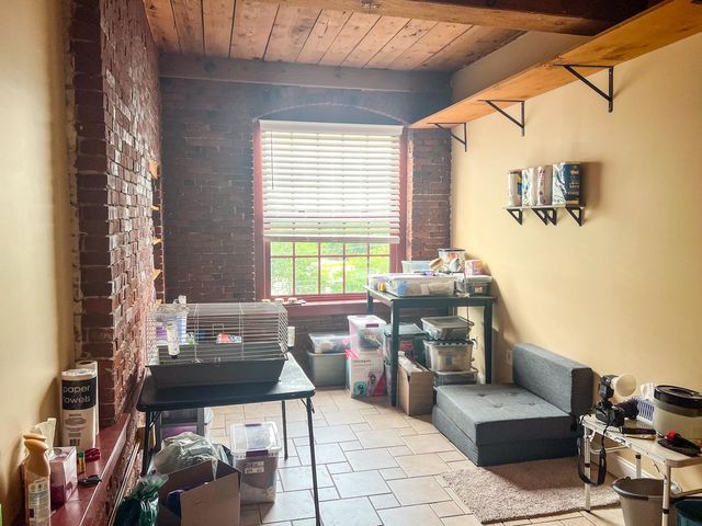 335 Cypress St Apt 3P, Manchester, NH 03103