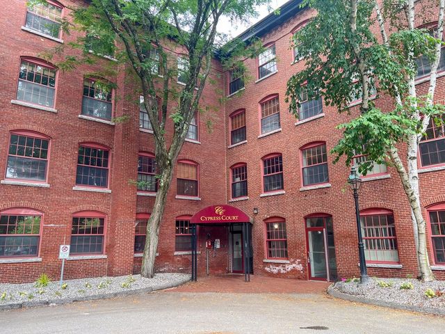 335 Cypress St Apt 3P, Manchester, NH 03103