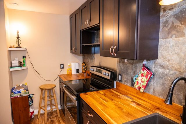 335 Cypress St Apt 3P, Manchester, NH 03103
