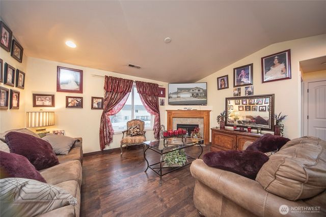 212 I Street NE, Quincy, WA 98848