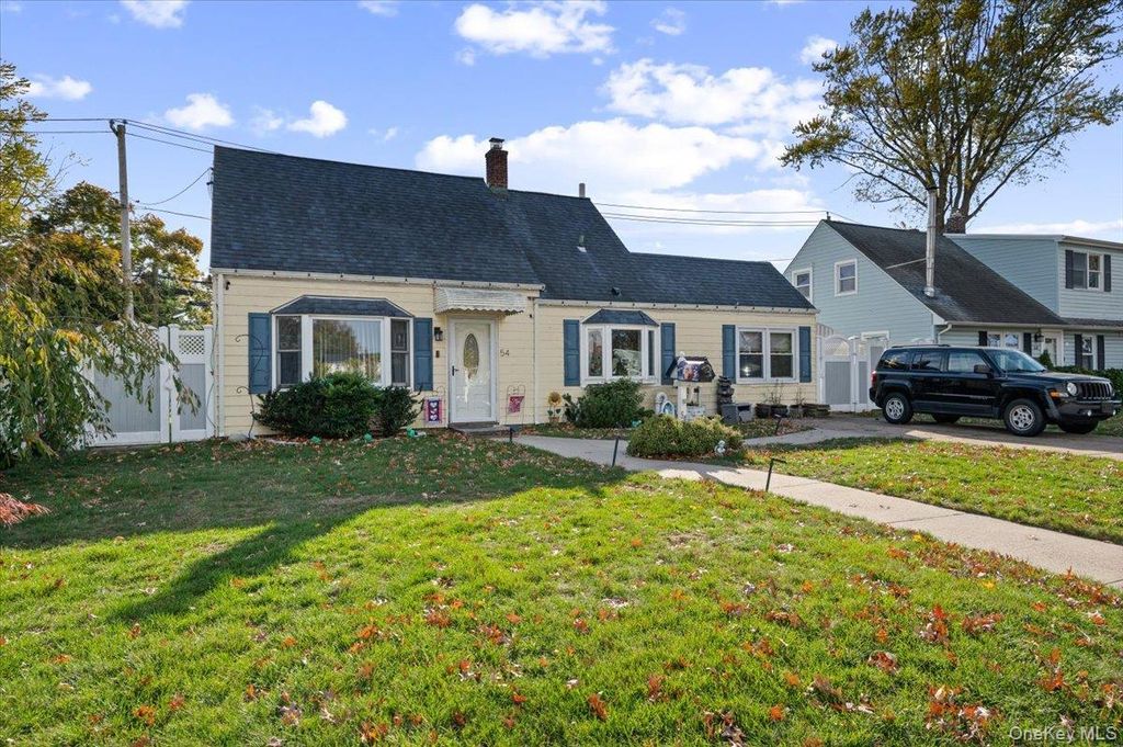 54 HICKORY LANE, Levittown, NY 11756