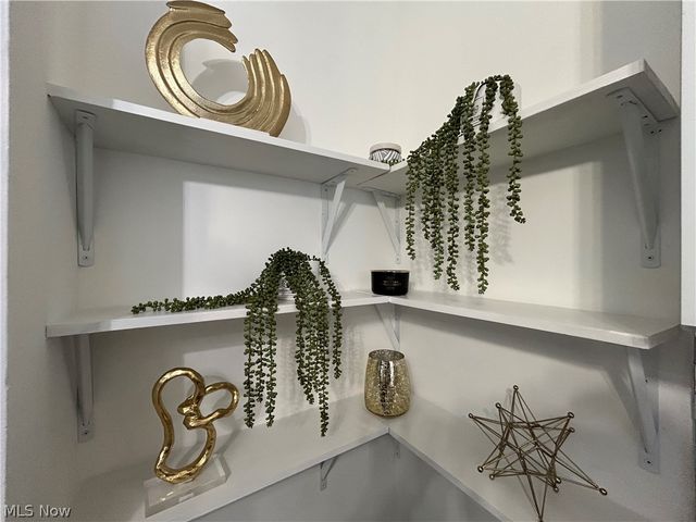 1442 E 133rd Street, East Cleveland, OH 44112