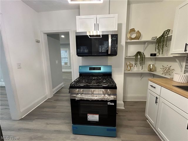 1442 E 133rd Street, East Cleveland, OH 44112