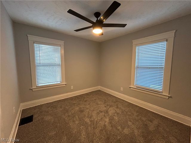 1442 E 133rd Street, East Cleveland, OH 44112