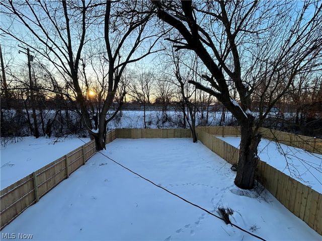 1442 E 133rd Street, East Cleveland, OH 44112