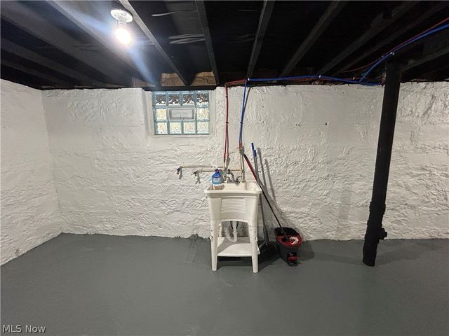 1442 E 133rd Street, East Cleveland, OH 44112