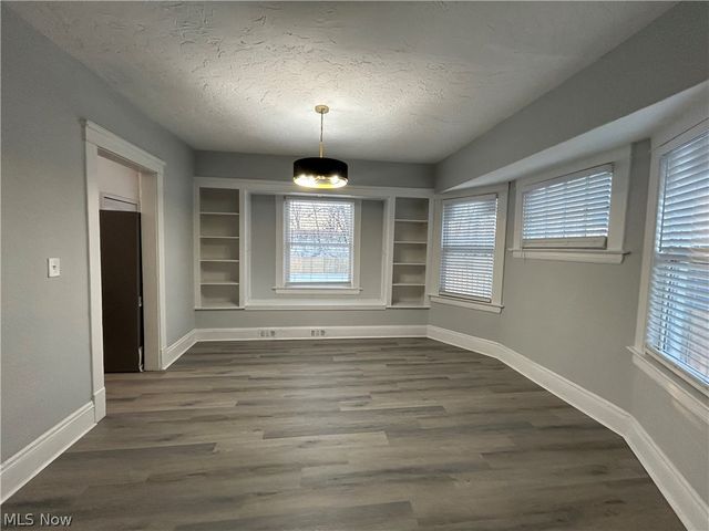 1442 E 133rd Street, East Cleveland, OH 44112