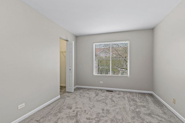 393 Lowell Drive 393, South Elgin, IL 60177