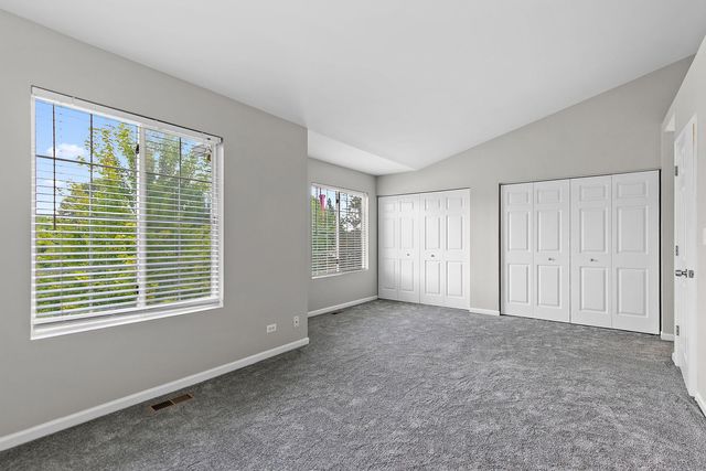 393 Lowell Drive 393, South Elgin, IL 60177