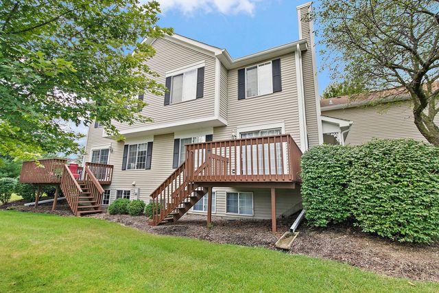 393 Lowell Drive 393, South Elgin, IL 60177