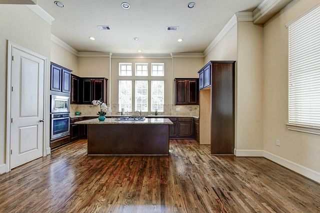 6310 Grand Boulevard, Houston, TX 77021