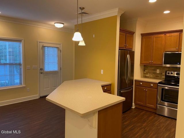 14 Lancaster Place, Ballston Spa, NY 12020